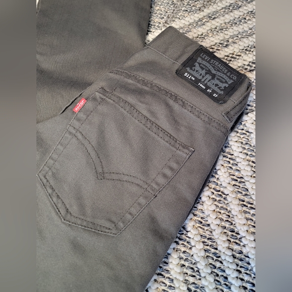 Levi's 511 in dark grey color size 14 Reg kids size w27 l27 NWT - Picture 1 of 4